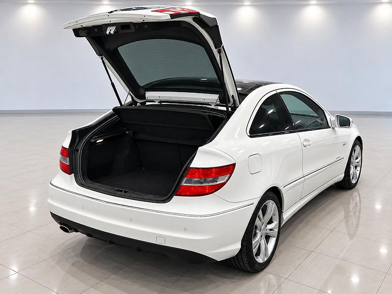 Mercedes-Benz CLC (2010) - fotka 19 z 19