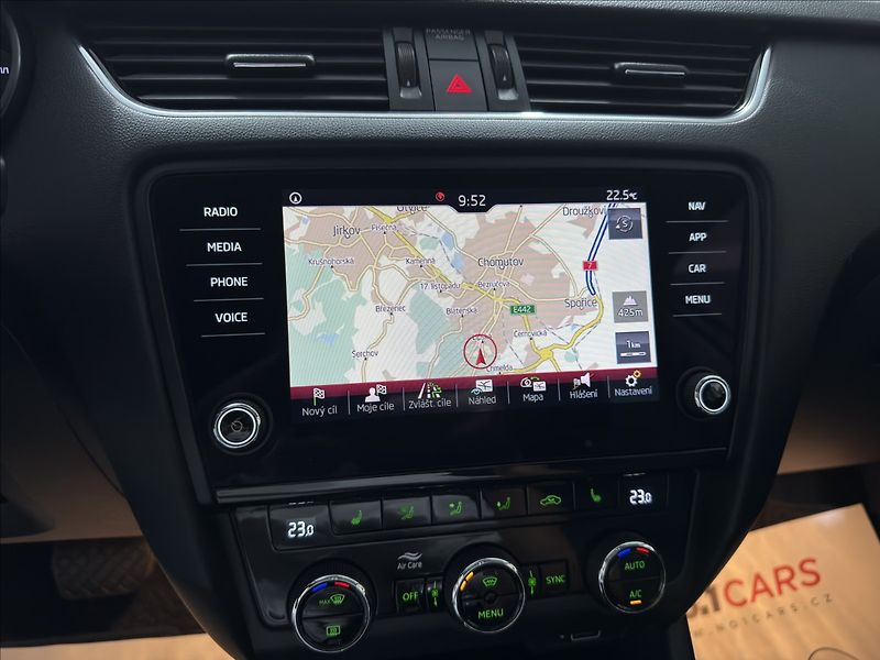 Škoda Octavia 1,6   TDI DSG STYLE+ VIRTU ACC - fotka 19 z 43