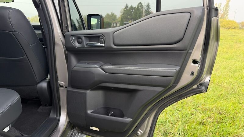 Toyota Land Cruiser 2.8L MHEV 8AT 4X4 Executive Sk - fotka 26 z 30