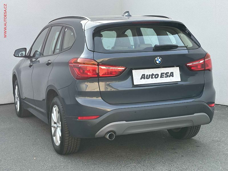 BMW X1 (2018) 1.5d SDrive16d, Navi, kamera - fotka 6 z 19