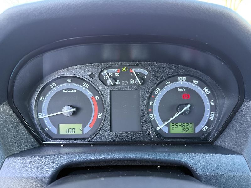 Škoda Fabia (2006) 1.2 HTP 47kw - fotka 15 z 16