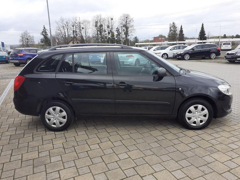 Škoda Fabia (2011) KOMBI 1.4 16V - fotka 3 z 28
