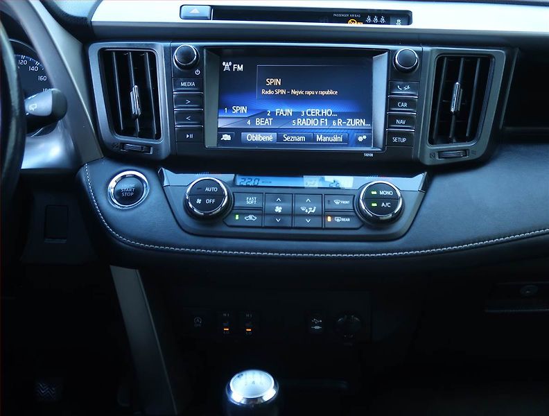 Toyota RAV4 (2018) Selection 2.0 D-4D, Serv.kniha - fotka 12 z 23