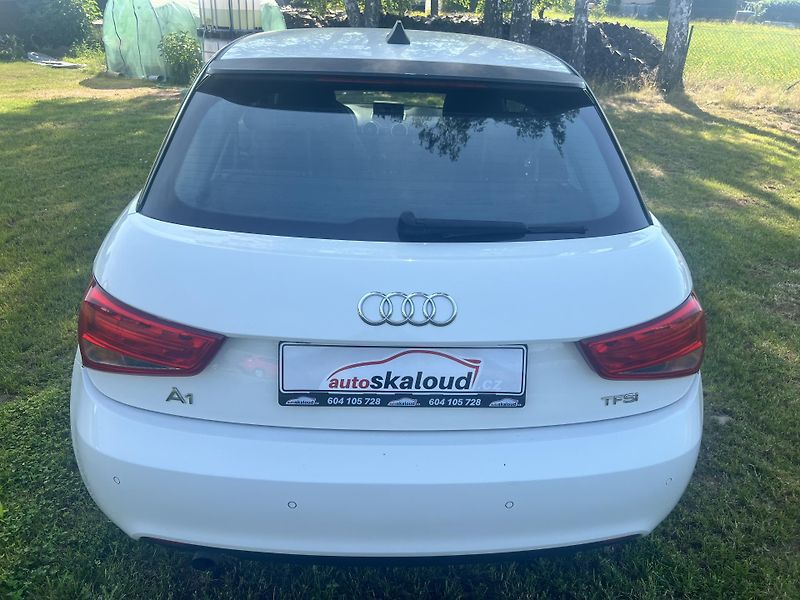 Audi A1 1.2TFSI 63KW,KůŽE,NAVI,2xALU - fotka 6 z 40