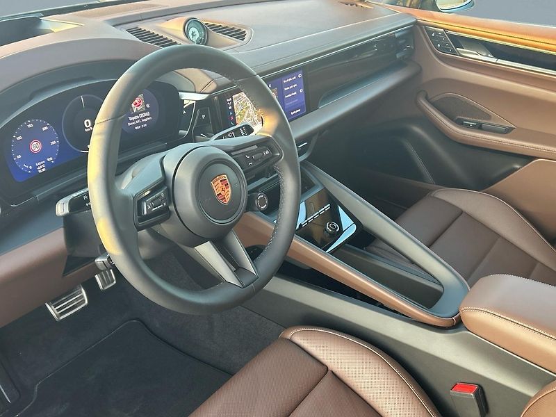 Porsche Macan 4S Electric - fotka 15 z 30