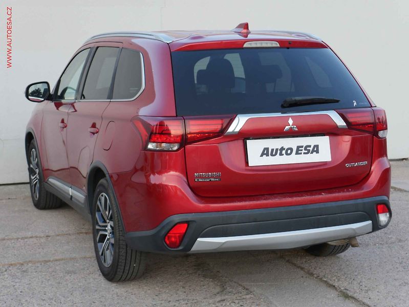 Mitsubishi Outlander (2017) 2.0MiVEC 4WD, AT, +kola - fotka 4 z 16