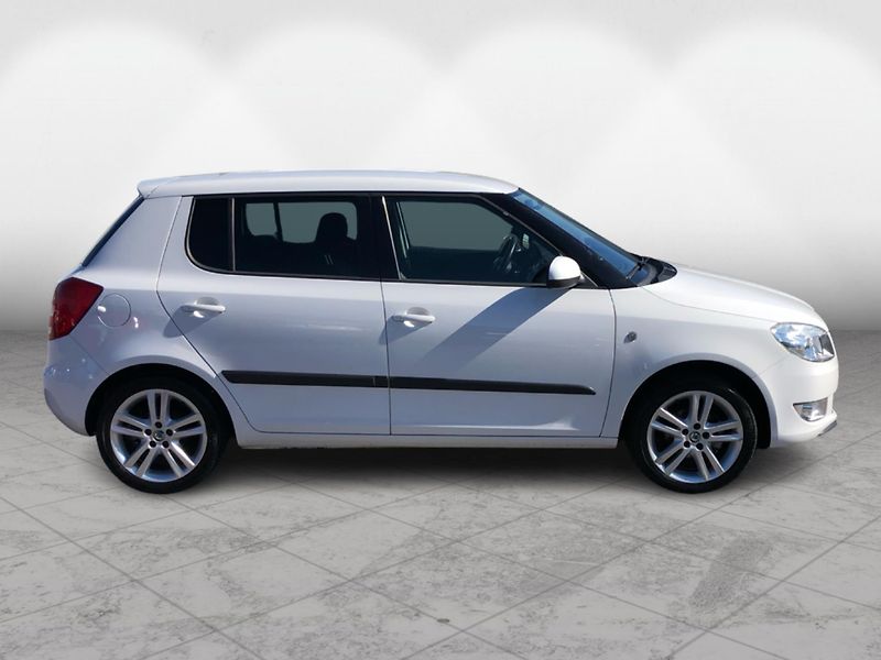 Škoda Fabia 1.2 TSi Ambiente - fotka 8 z 27