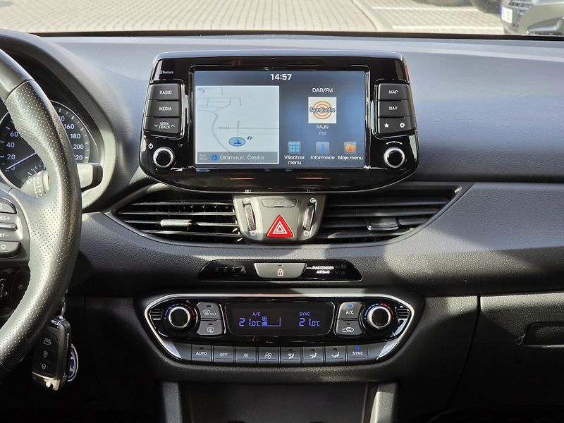 Hyundai i30 (2019) 1,4 TGDI 103kW STYLE NAV - fotka 13 z 15