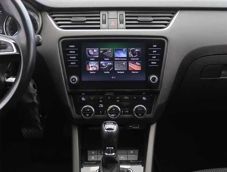 Škoda Octavia (2019) Scout 2.0 TDI, 4X4, Automat - fotka 12 z 23