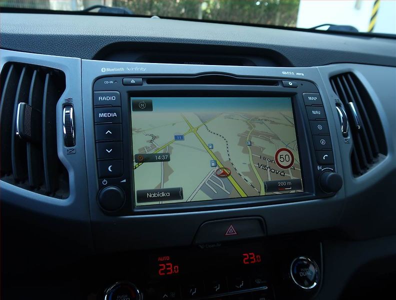 Kia Sportage (2016) 1.7 CRDi, Kůže, Navi, Tempomat - fotka 13 z 24