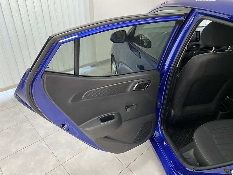 Hyundai i10 1.0 i AUTOMAT ČR REZERVACE  - fotka 16 z 26