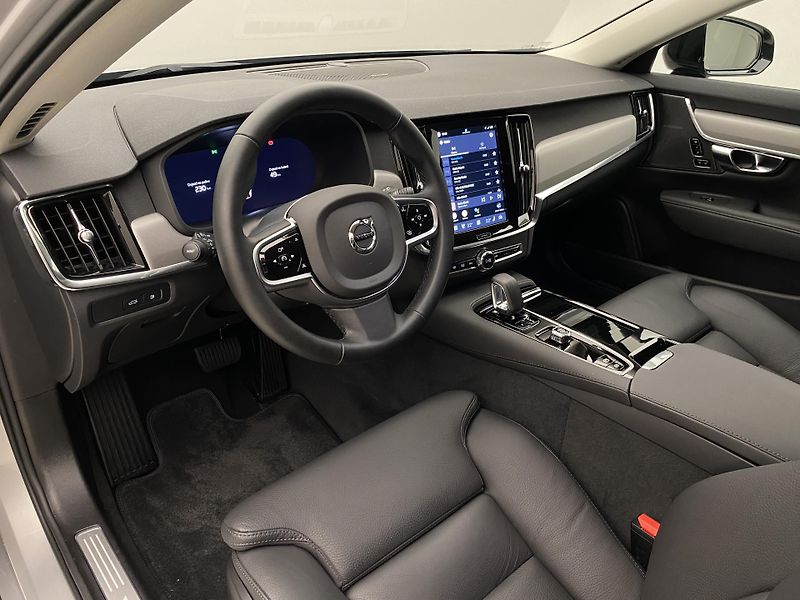 Volvo V90 T6 AWD RECHARGE DARK PLUS - fotka 4 z 58