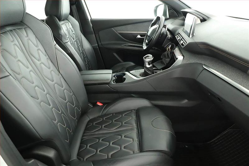 Peugeot 5008 (2019) GT Line 1.5 BlueHDi, 7 míst - fotka 7 z 17