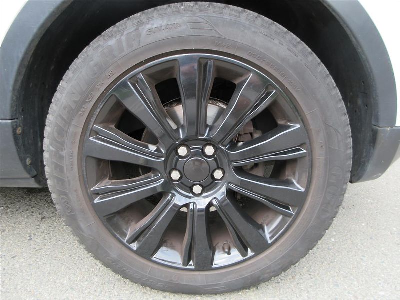 Land Rover Range Rover Evoque 2,2 TD4, 4x4, AT, Panorama, Ků - fotka 30 z 31