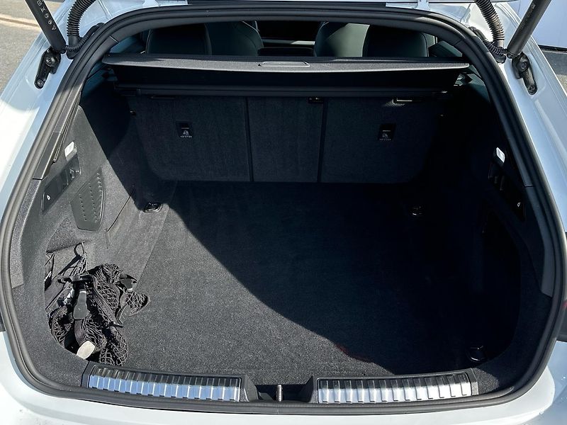 Audi A5 Avant 2,0 TDI quattro S-line 1 - fotka 15 z 22