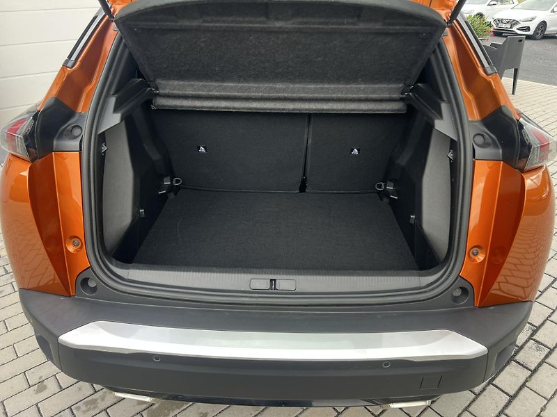 Peugeot 2008 (2024) 1.2T 130K KAMERA ČR NOVÉ 1.MAJ - fotka 18 z 21