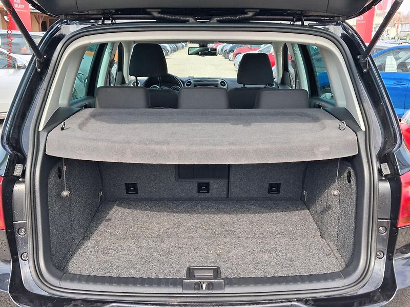Volkswagen Tiguan (2012) 2.0 TSi 4X4, DSG, výhřev sed. - fotka 7 z 21