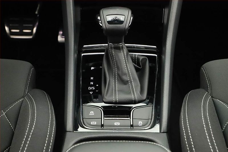 Škoda Karoq (2025) 2.0 TDI - fotka 15 z 20