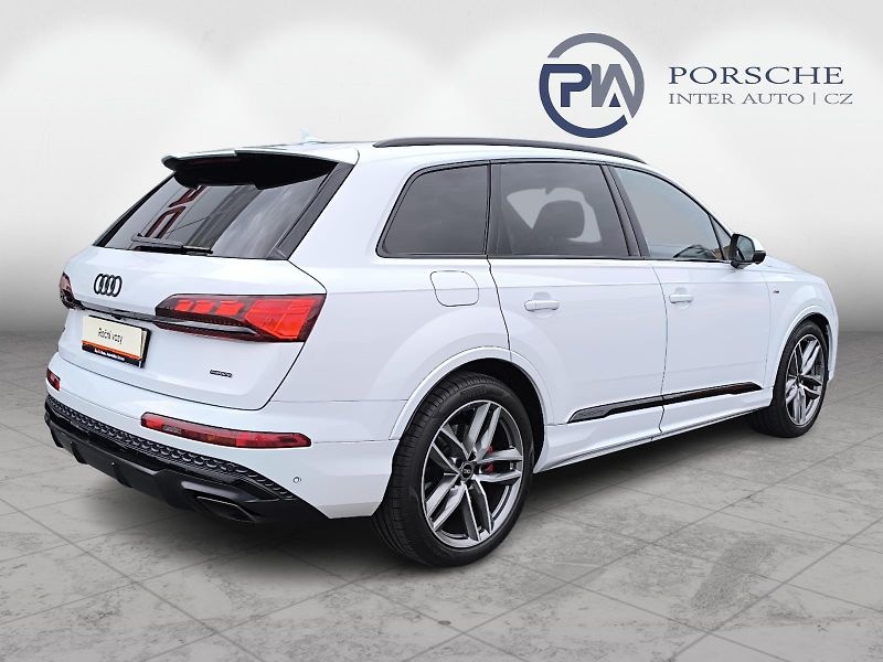Audi Q7 3.0TDi 210kW S-line - fotka 2 z 26