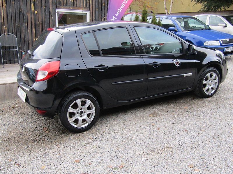 Renault Clio (2013) 1.2i 55kW  ZIMNÍ PNEU - fotka 10 z 34