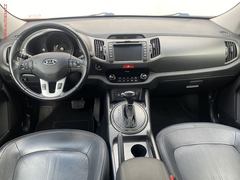 Kia Sportage (2011) 2.0 GDi, Spirit, AT, xenon - fotka 8 z 16