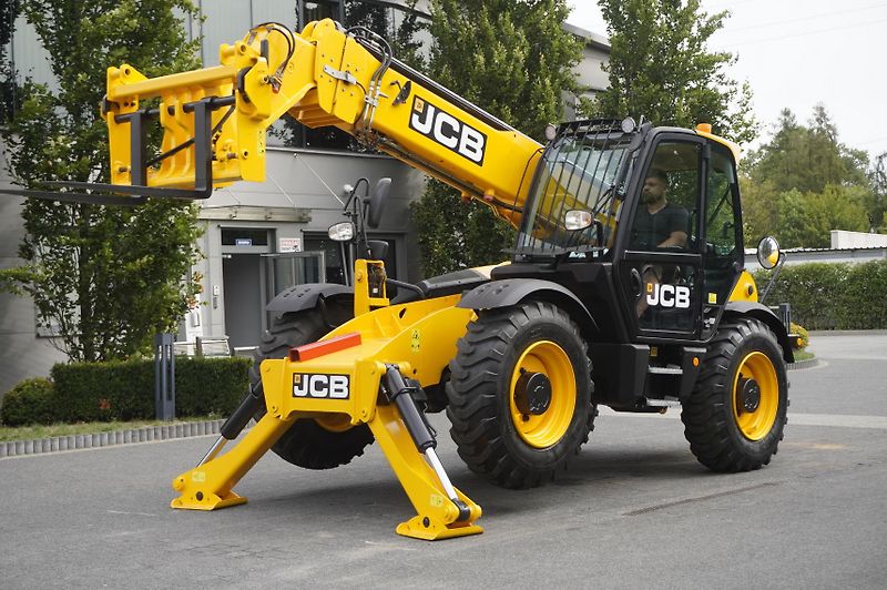 JCB (2019) 540-140 telescopic loader  - fotka 4 z 24