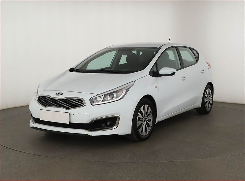Kia Ceed (2018) 1.4 CVVT, Tempomat - fotka 2 z 21