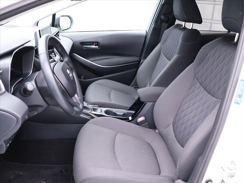 Toyota Corolla 1,5 VTi Aut. Comfort DPH CZ - fotka 10 z 29