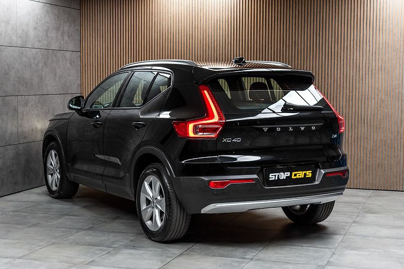 Volvo XC40 B4 CORE*145KW*ACC*ČR*DPH*1.MAJ - fotka 5 z 46