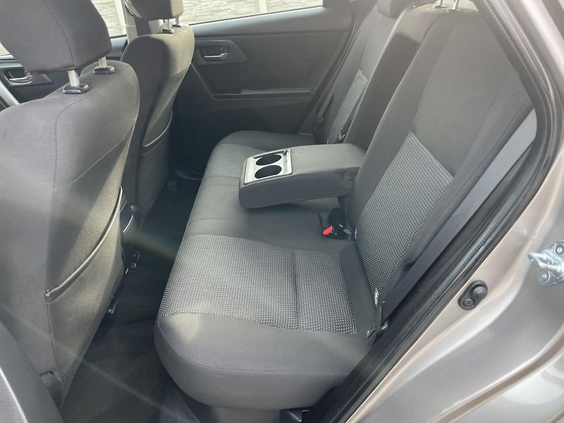 Toyota Auris 1.8i 16v HYBRID AUT NAVI CAM!! - fotka 95 z 166