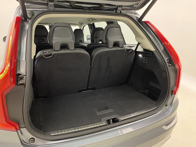 Volvo XC90 T6 AWD INSCRIPTION REZERVACE - fotka 32 z 51