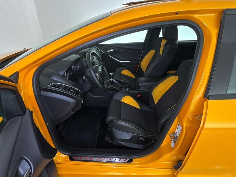 Ford Focus ST - fotka 7 z 25