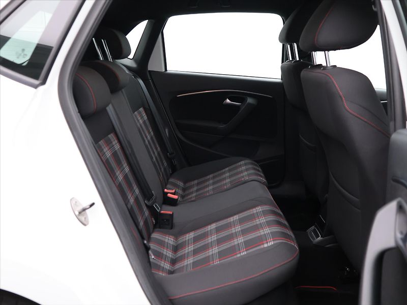 Volkswagen Polo 1.8 TSI 141kW GTI DSG 1.Majite - fotka 13 z 33