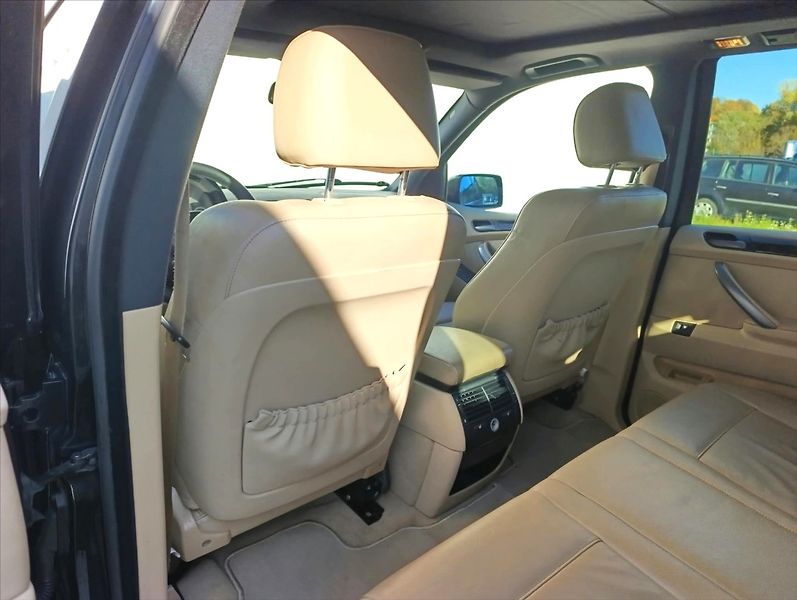 BMW X5 3,0 d 4x4 Automat Kůže Tažné - fotka 21 z 35
