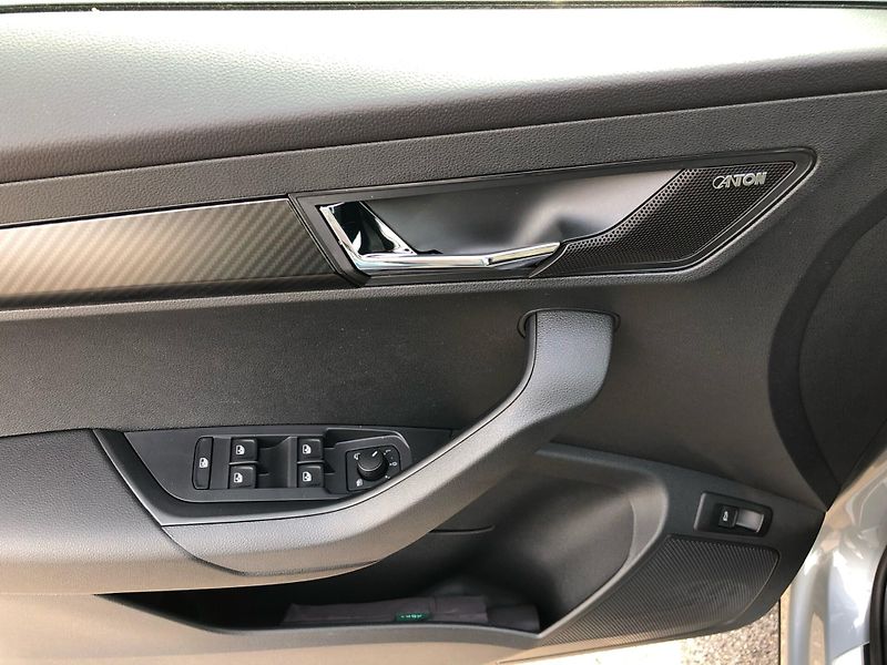 Škoda Karoq 1,5 TSI - fotka 15 z 30