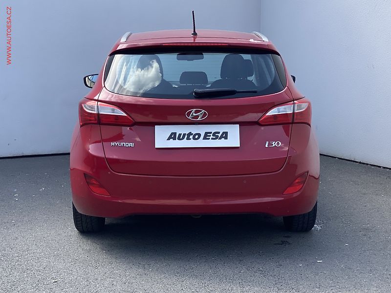 Hyundai i30 (2014) 1.6 GDi, ČR, autoAC - fotka 5 z 16