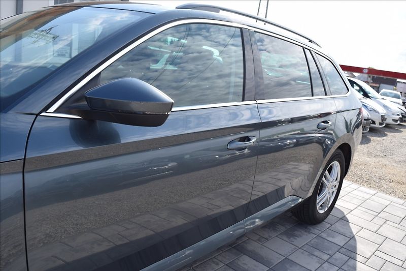 Škoda Superb 2,0 TDI 110KW NÍZKÉ KM DSG - fotka 8 z 50