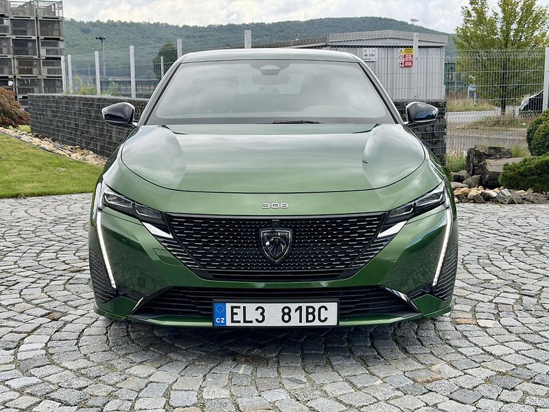 Peugeot 308 (2022) e-GT HYBRID 225 - fotka 2 z 28