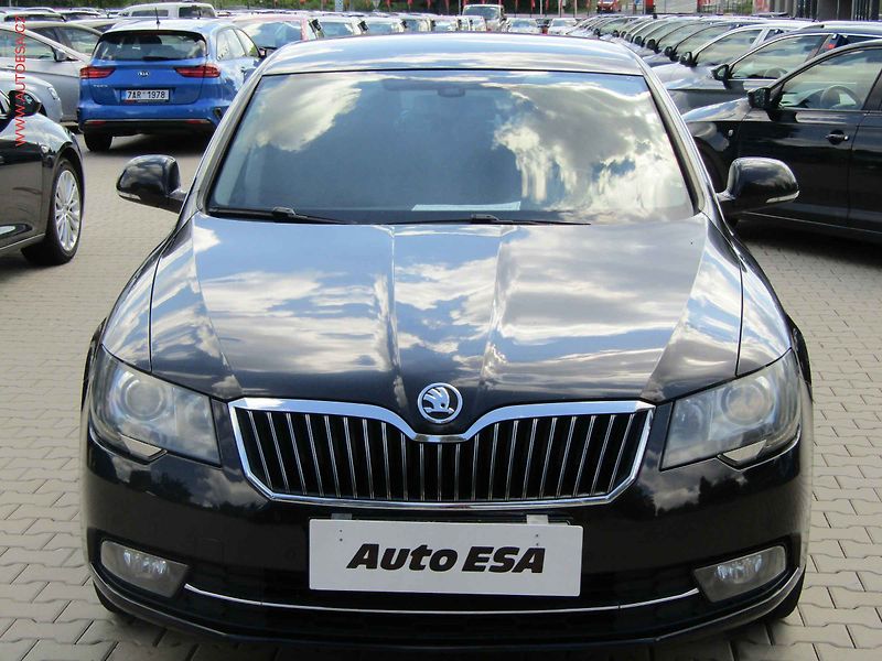 Škoda Superb (2014) 2.0TDi, Bixen, kůže - fotka 2 z 19