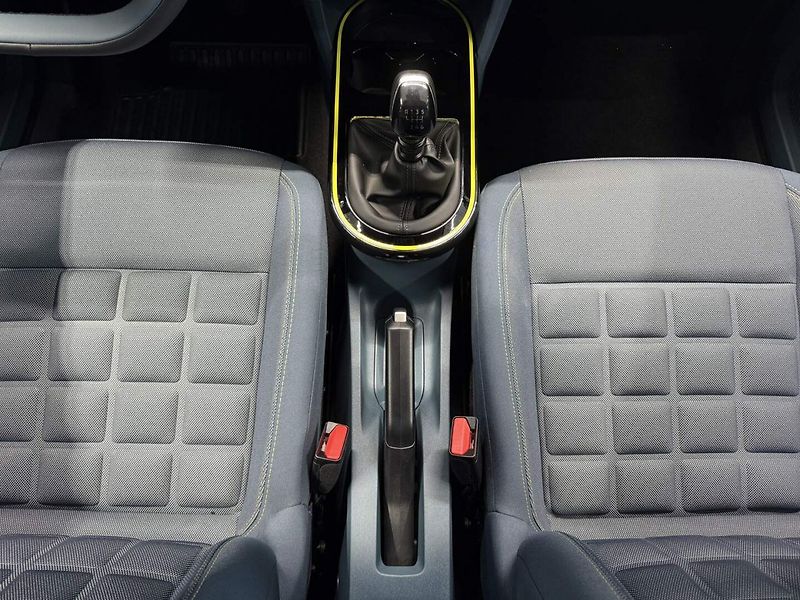 Fiat Grande Panda (2026) La Prima 1.2 Turbo 100k - fotka 8 z 17