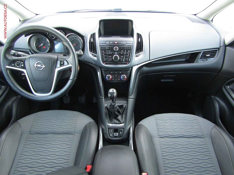 Opel Zafira (2014) 2.0 CDTi BITURBO Tourer - fotka 8 z 24