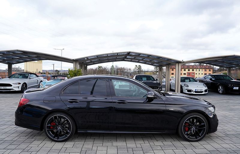 Mercedes-Benz Třídy E E 53 AMG 4Matic+/440PS - fotka 7 z 48