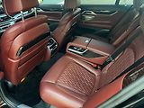 BMW Řada 7 750i xDrive Individual  390kw - náhled 18