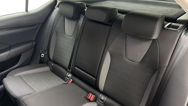 Škoda Octavia 1.5 TSI Ambition - fotka 16 z 24