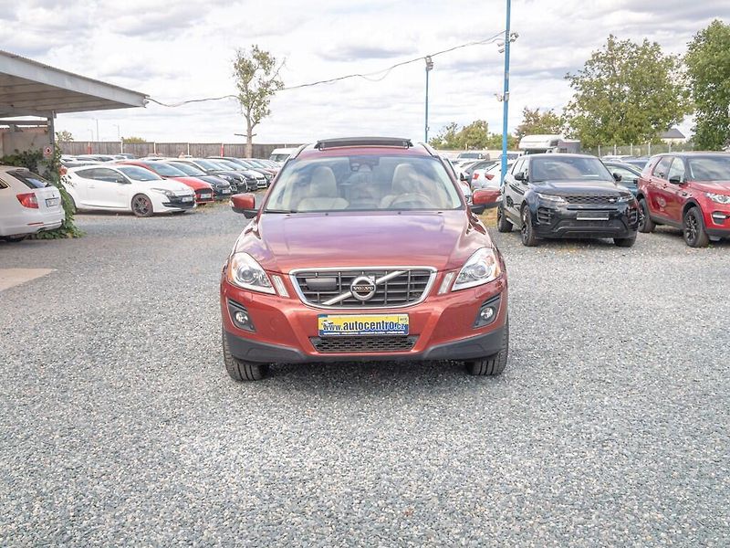 Volvo XC60 (2009) T6 AWD SUMMUM - fotka 2 z 51