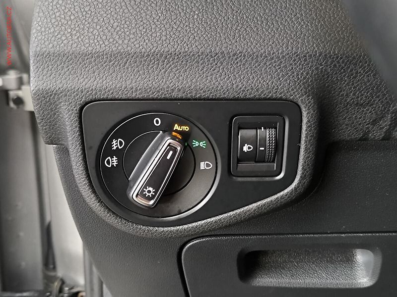 Volkswagen Golf Sportsvan (2017) 1.6TDi, DSG - fotka 16 z 17