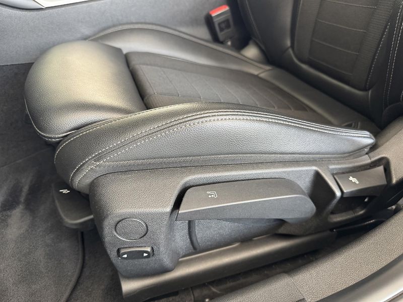 BMW Řada 3 320d 140kW*Kůže*PlnýServis*Taž - fotka 29 z 34
