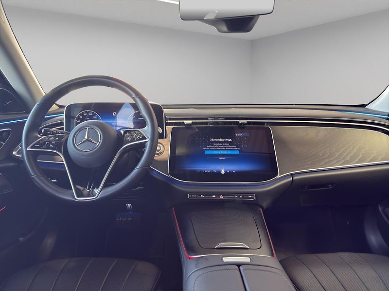 Mercedes-Benz Třídy E (2024) E 220 d kombi - fotka 12 z 20