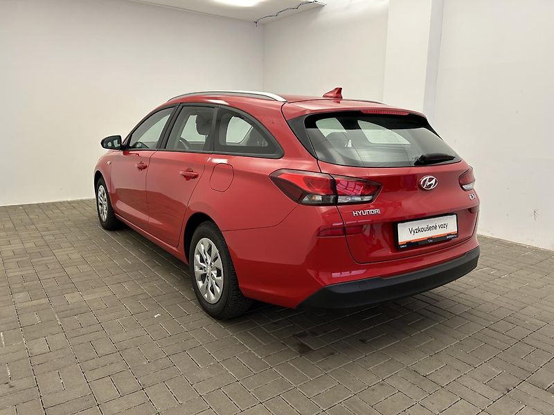 Hyundai i30 1.5 GDi Start Plus kombi - fotka 21 z 21