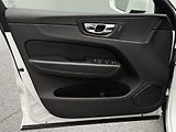 Volvo XC60 B4 AWD MOMENTUM AUT REZERVACE - náhled 19